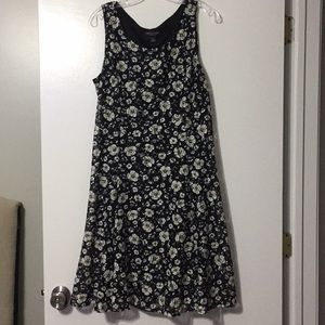 Black who’re yellow flower dress